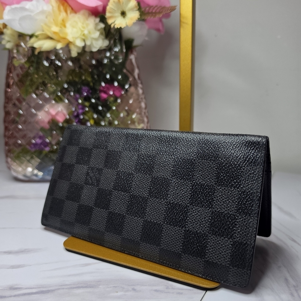 Men's Louis Vuitton Damier Graphite Brazza Wallet | EXCELLENT CONDITION ✨️ - Picture 2 of 12